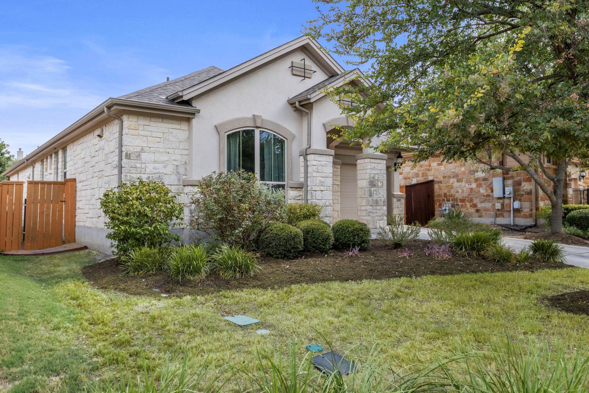 205  Cherokee Rose Cir, photo 2
