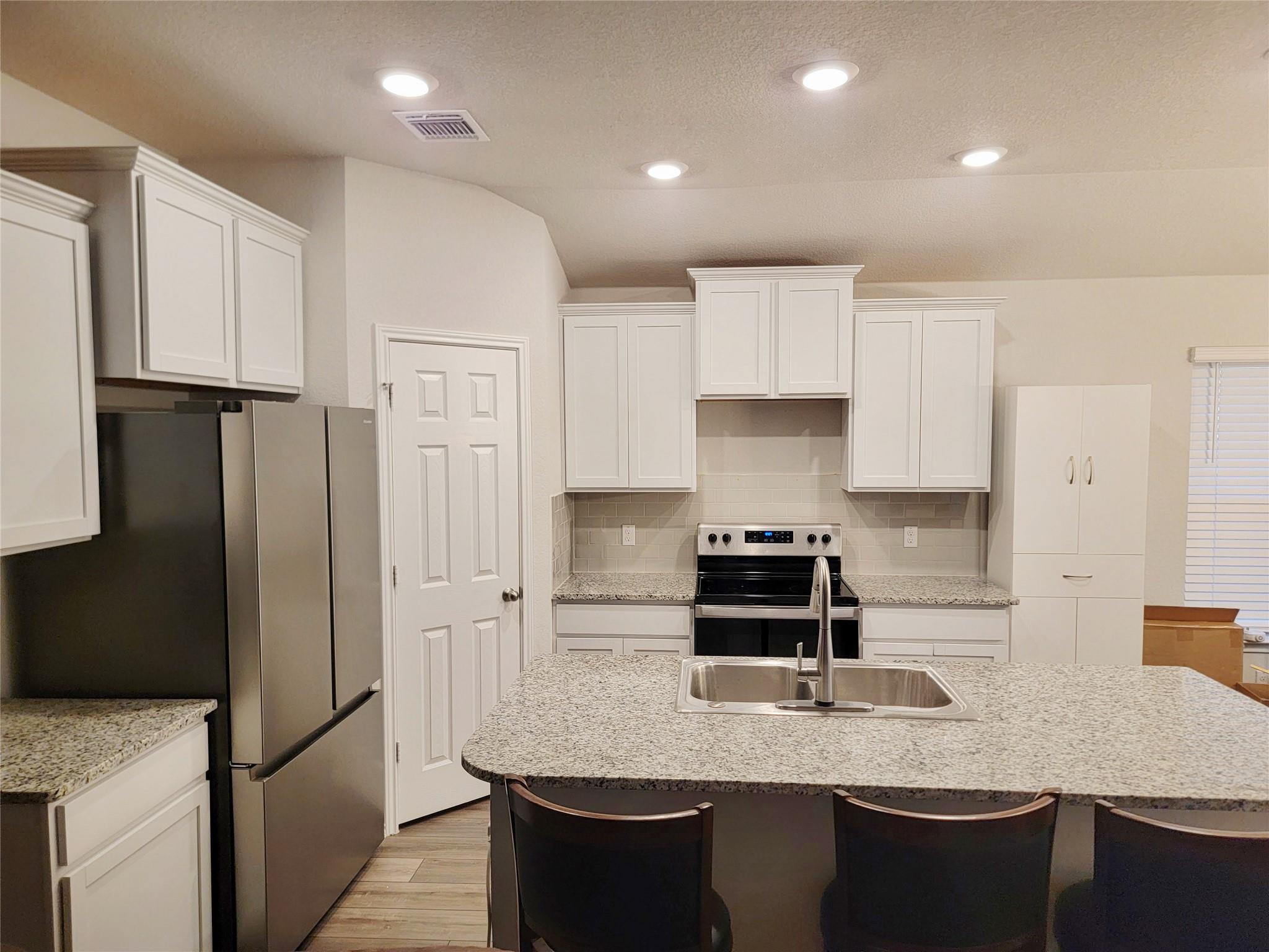 109  Akston Ct, photo 3