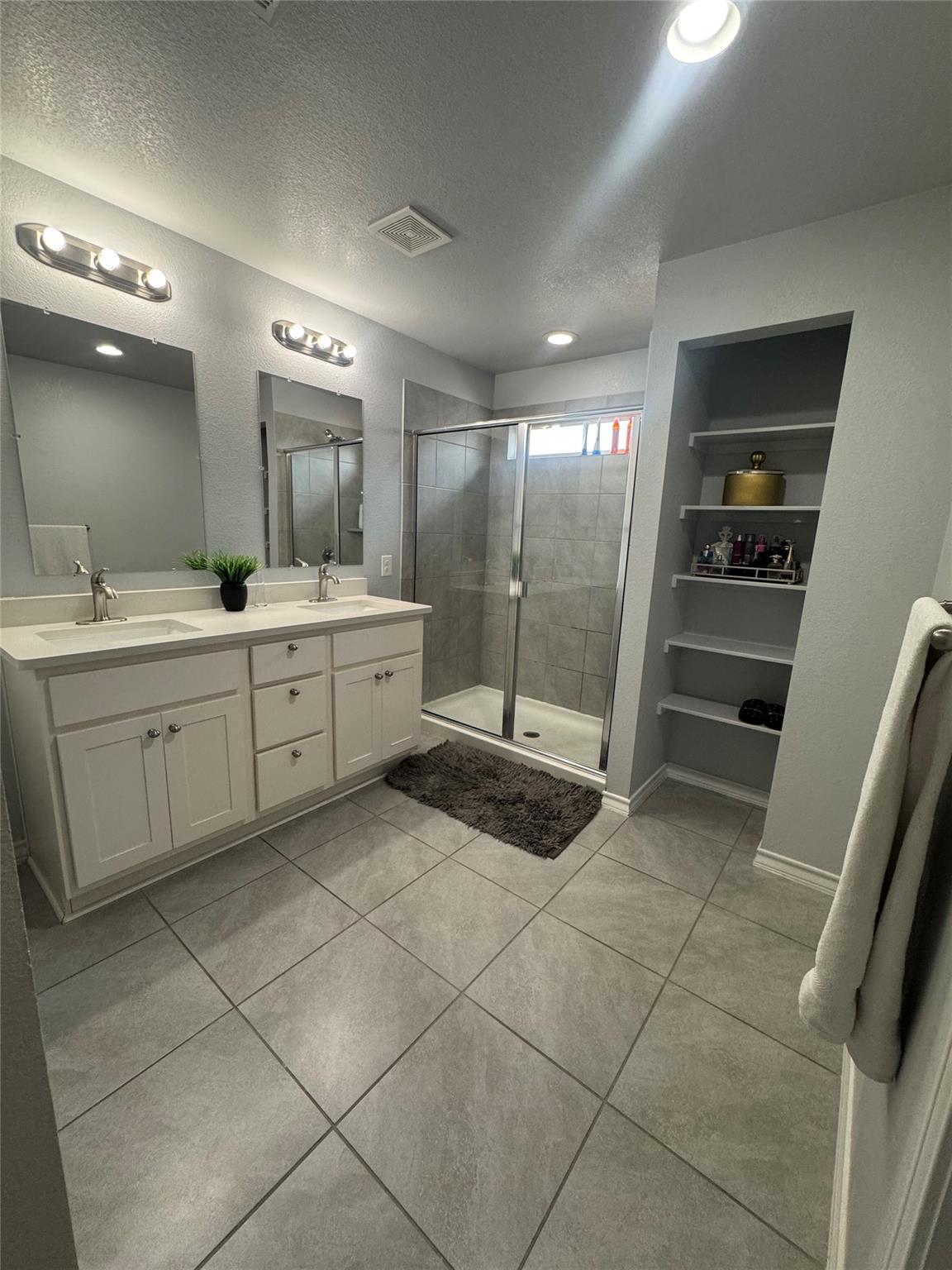 7524  Saginaw Dr, photo 2