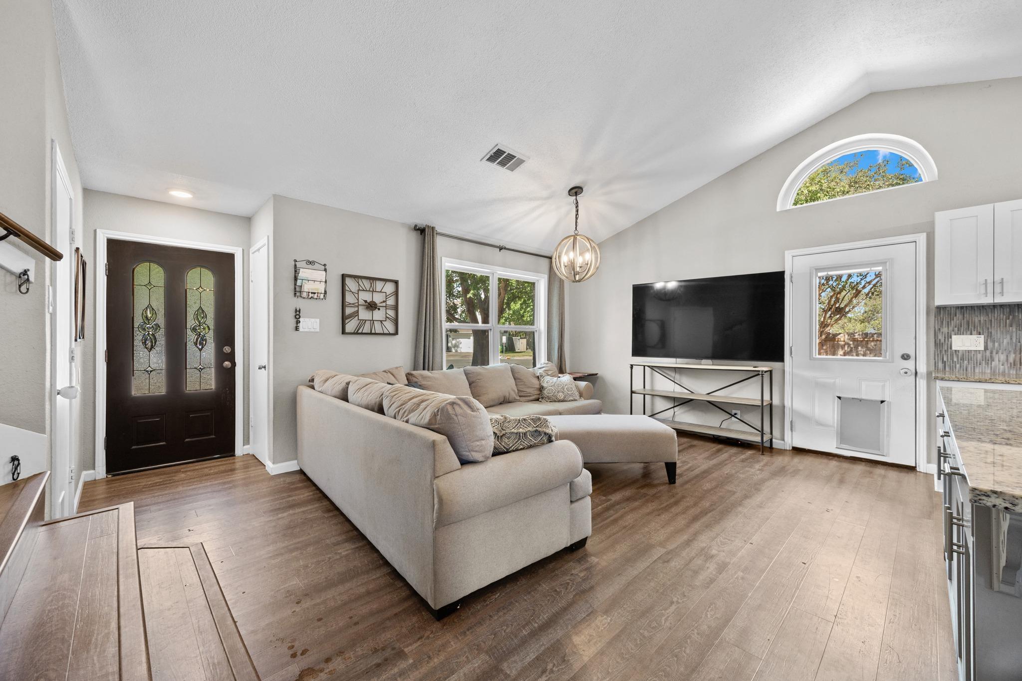 806  Brook Bnd, photo 7
