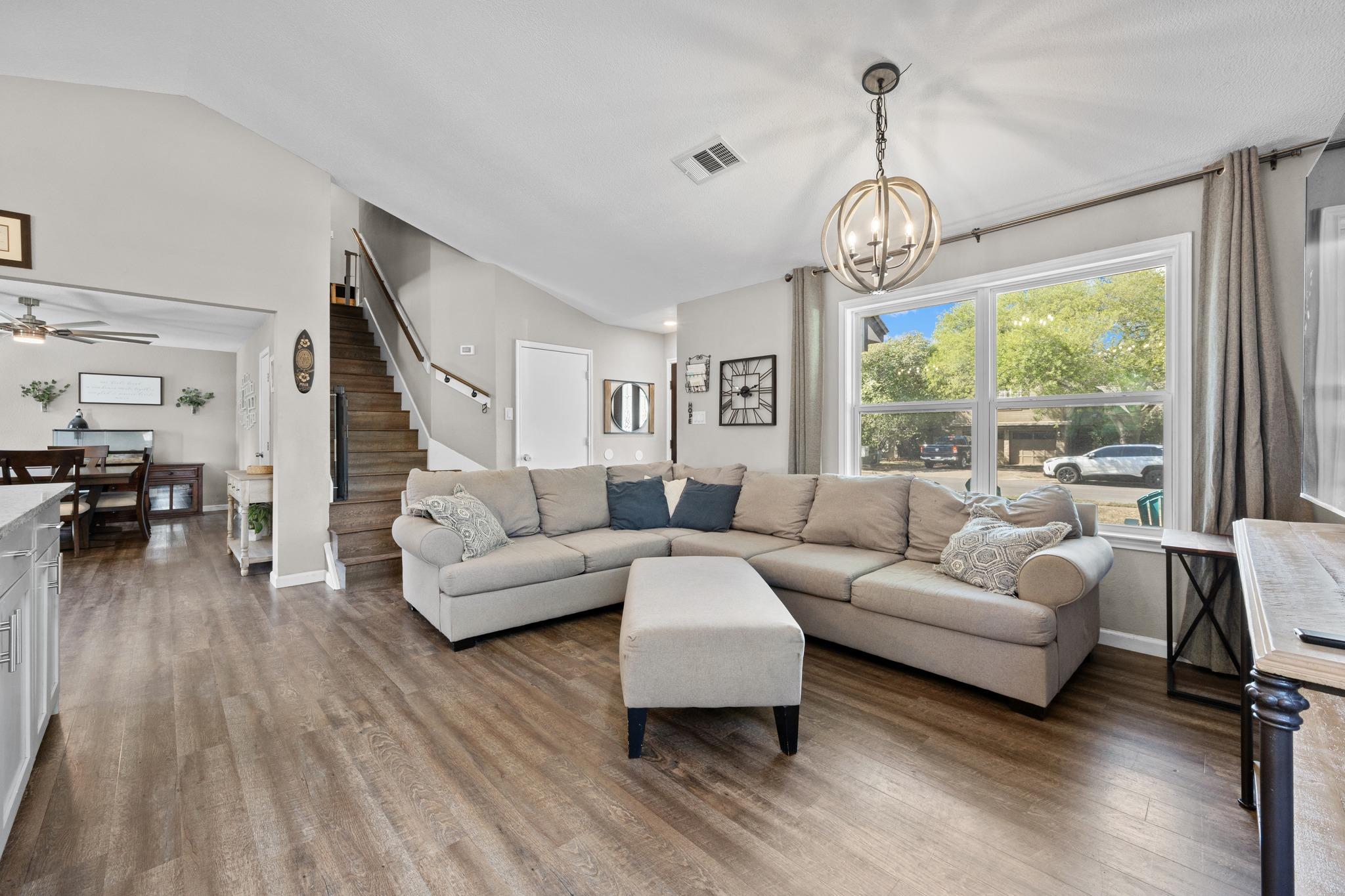 806  Brook Bnd, photo 8