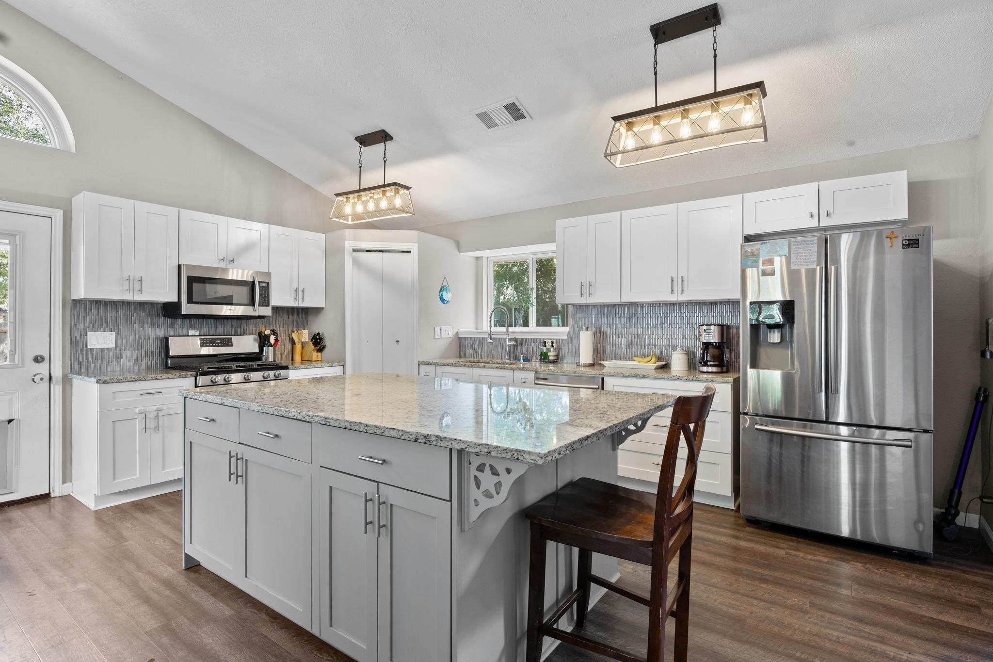806  Brook Bnd, photo 10