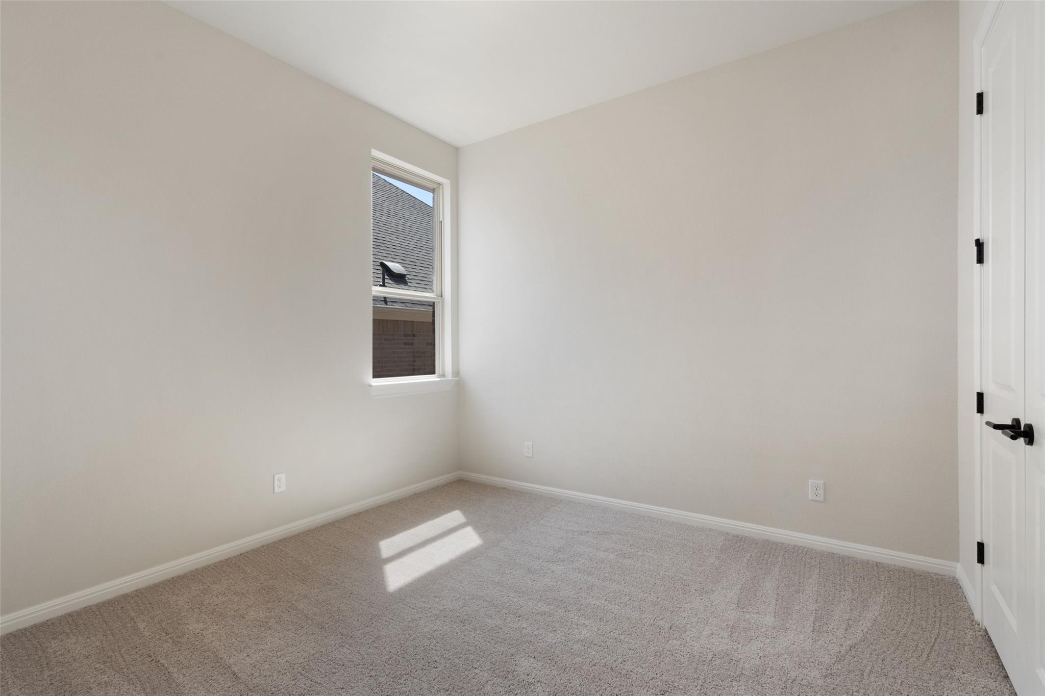 556  Redding Way, photo 6