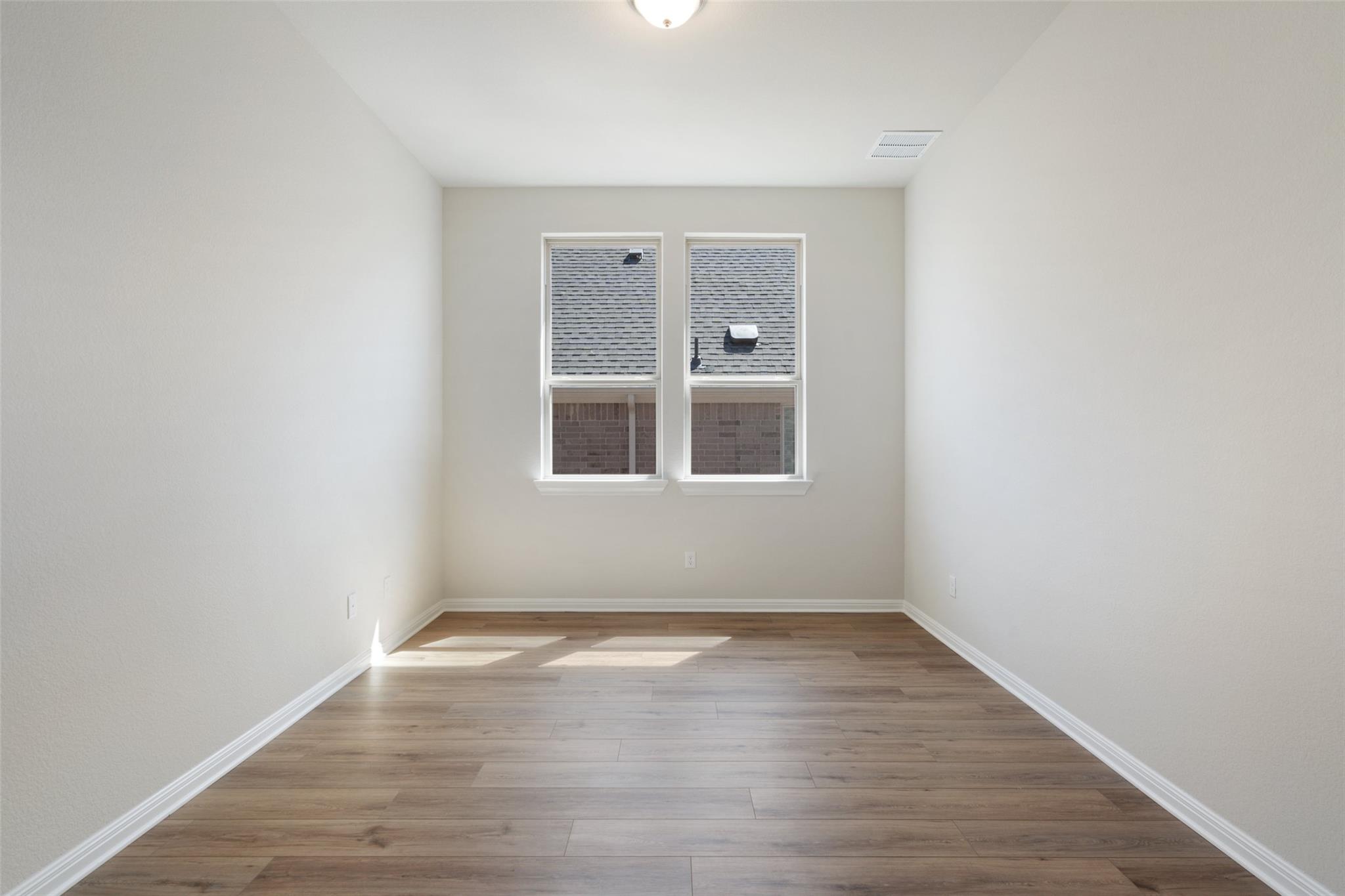556  Redding Way, photo 7