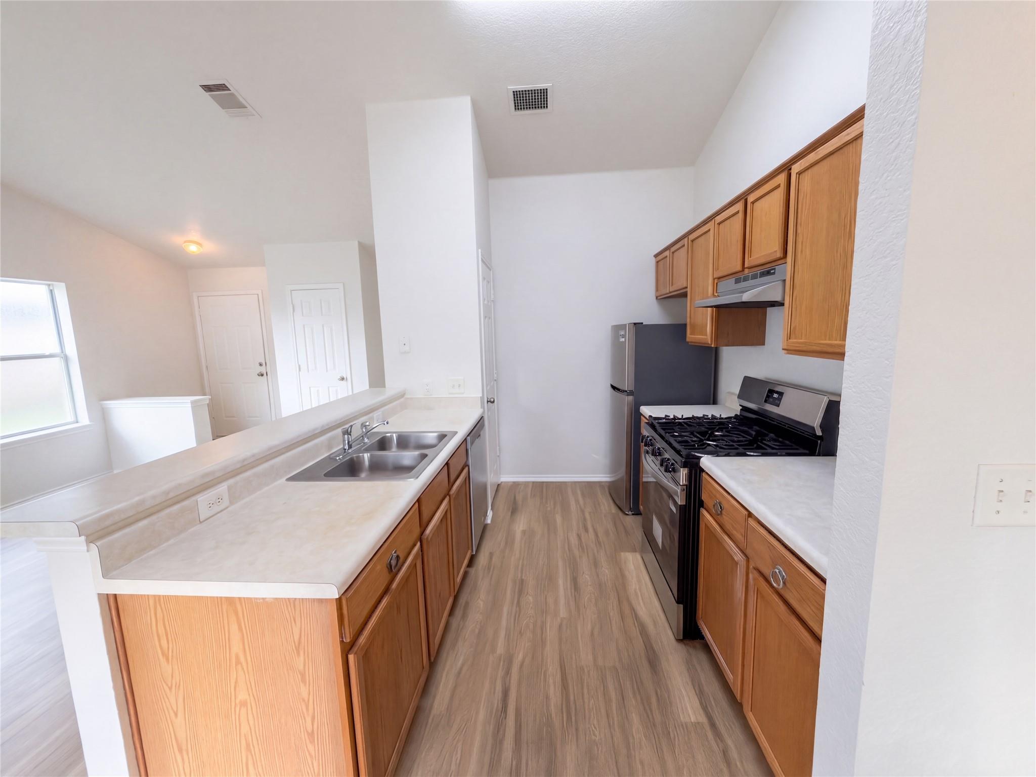 172  Prairie Springs Loop, photo 2