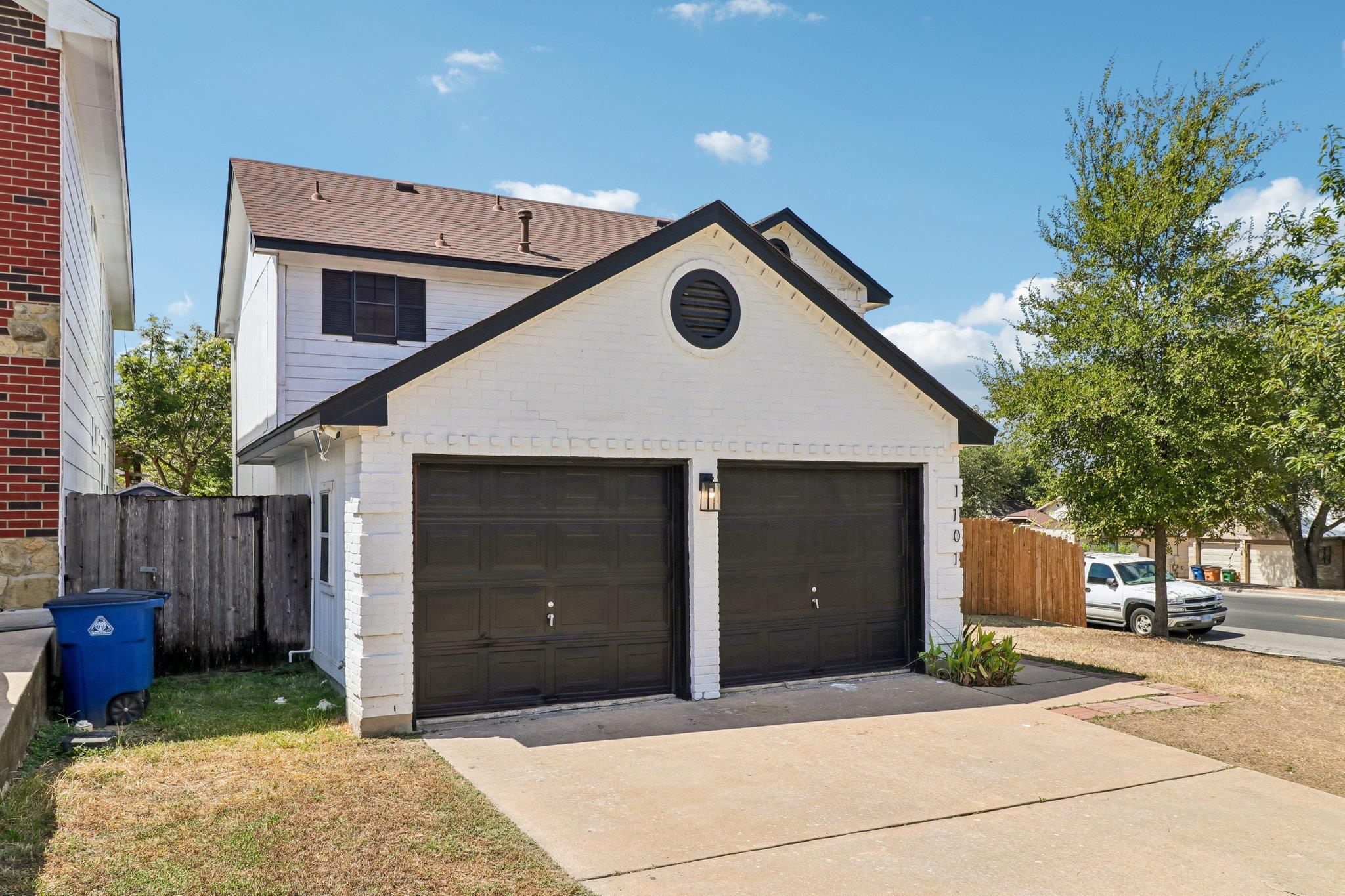 1101  Silverton Ct, photo 2
