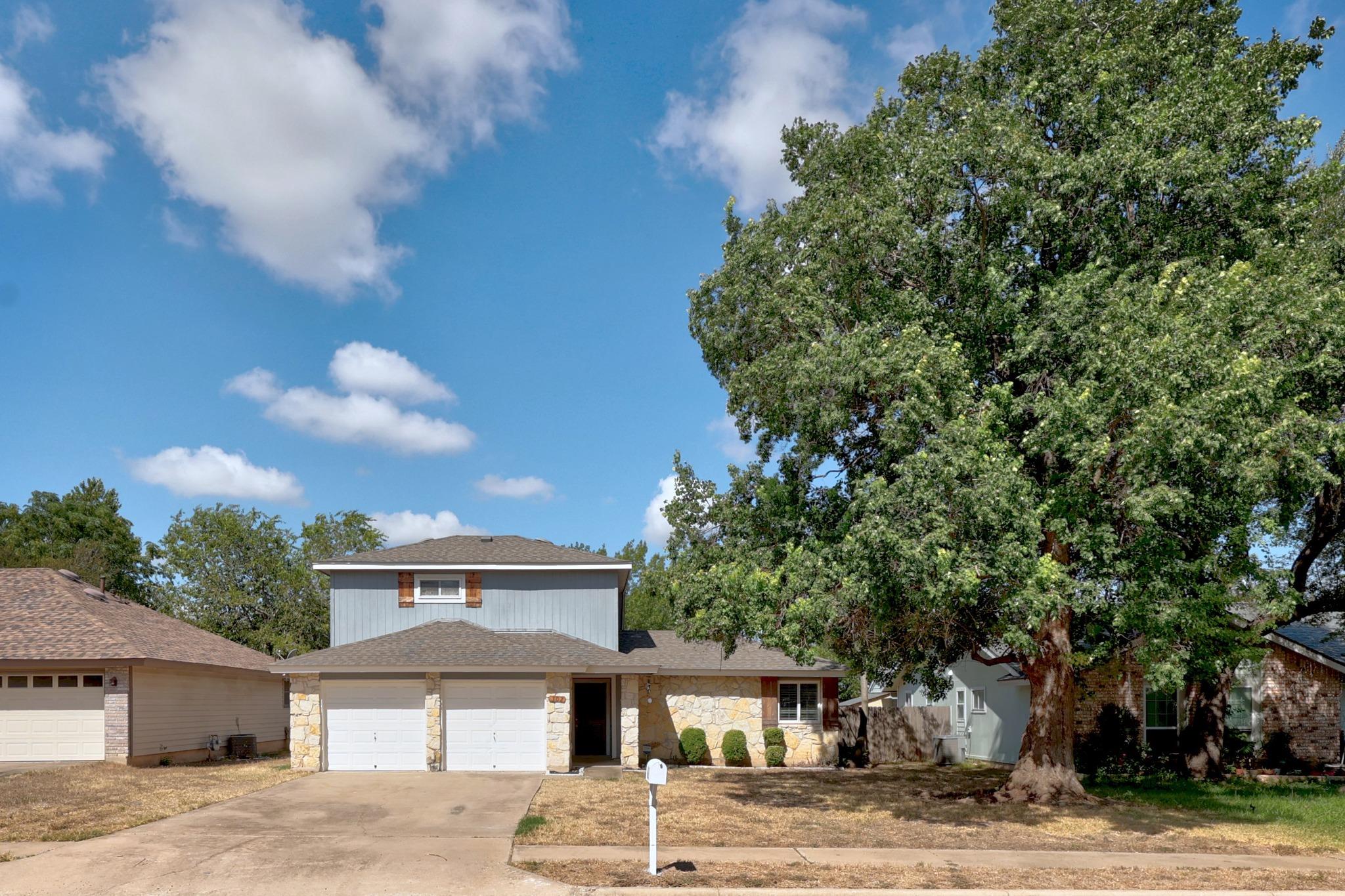 302  Splitrock St, photo 2