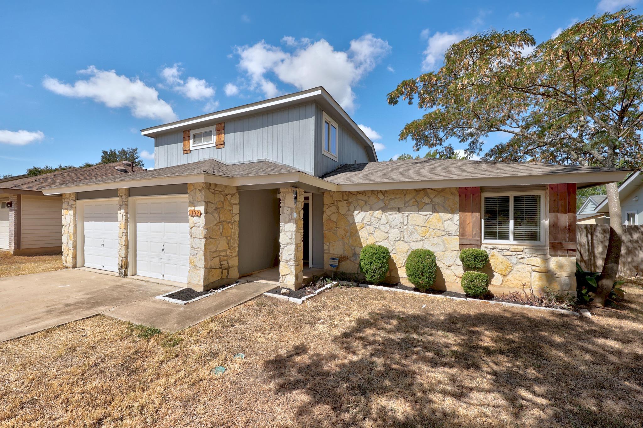 302  Splitrock St, photo 3
