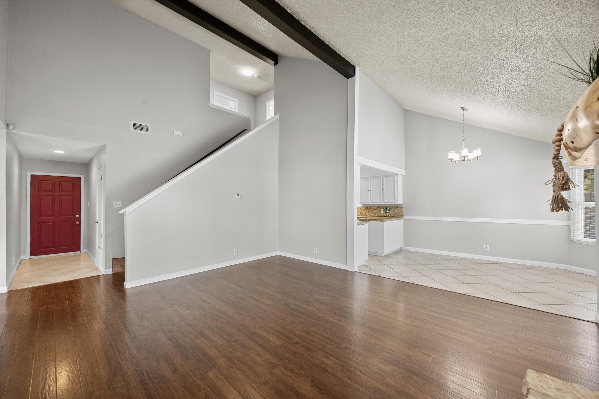 302  Splitrock St, photo 6