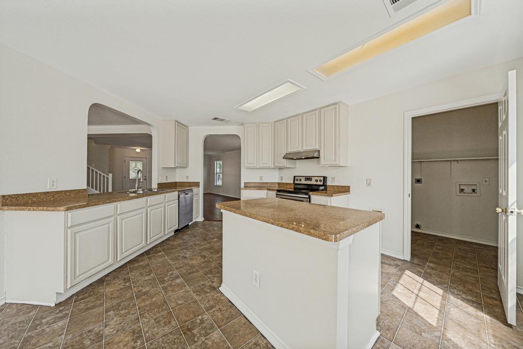 2219  Georgian Dr, photo 12