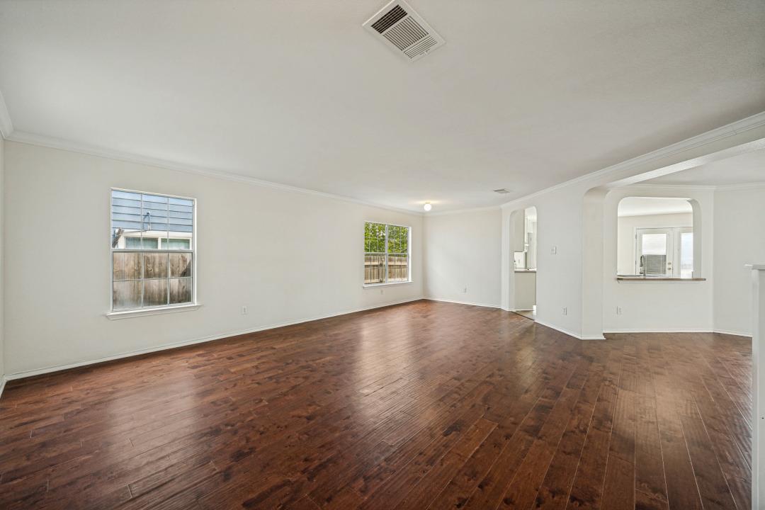 2219  Georgian Dr, photo 3