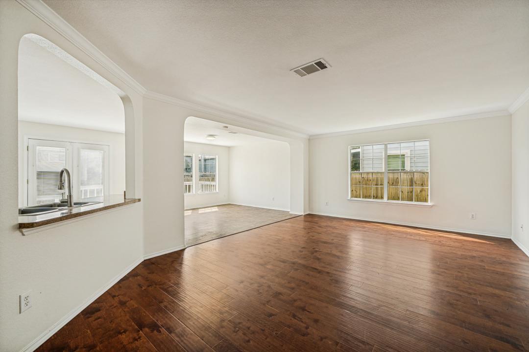 2219  Georgian Dr, photo 6