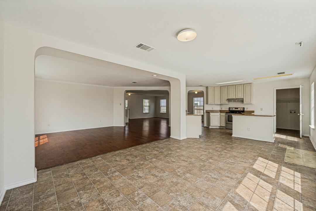2219  Georgian Dr, photo 8