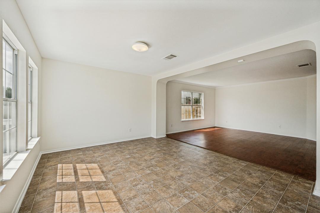 2219  Georgian Dr, photo 9