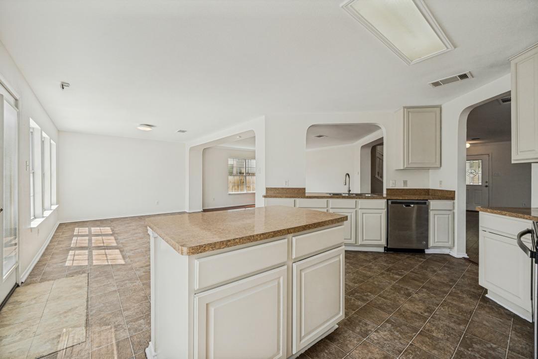 2219  Georgian Dr, photo 10
