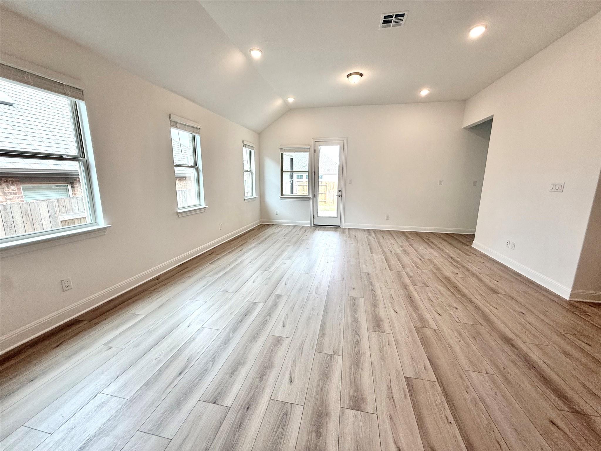 241  Mango Cir, photo 3