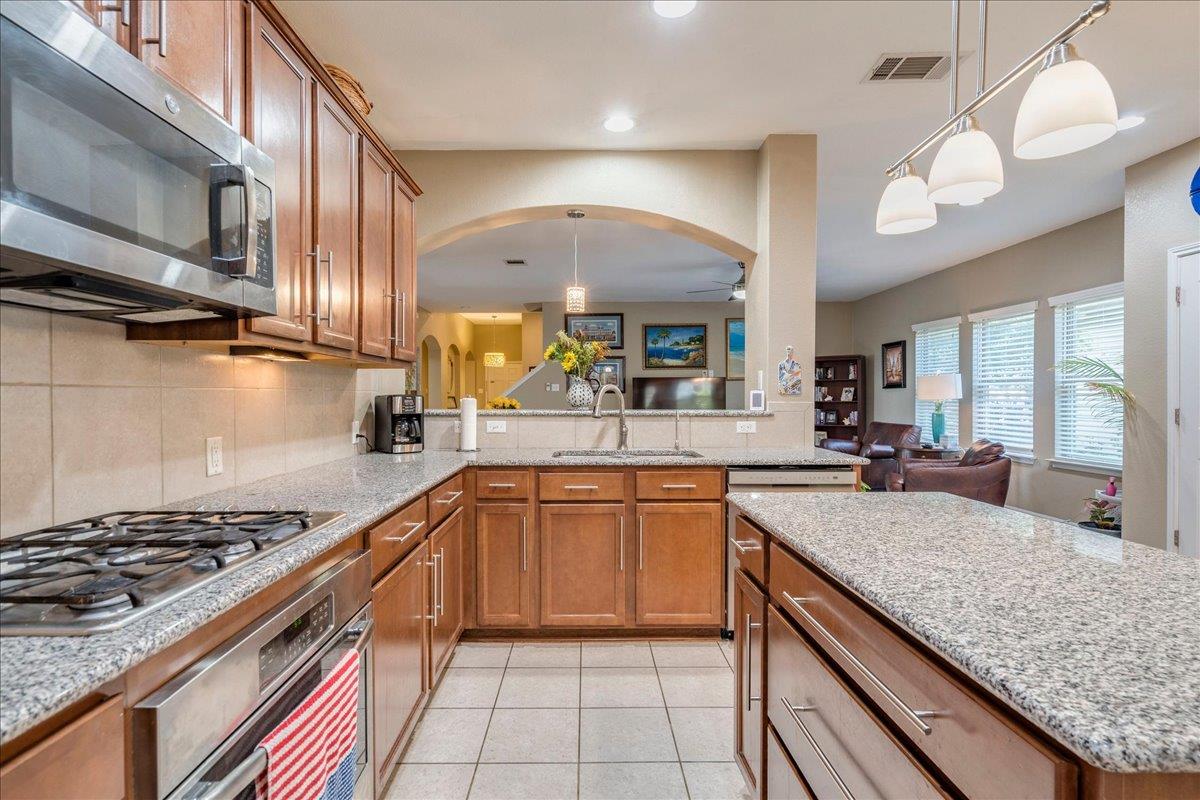 172  Mistflower Ln, photo 11