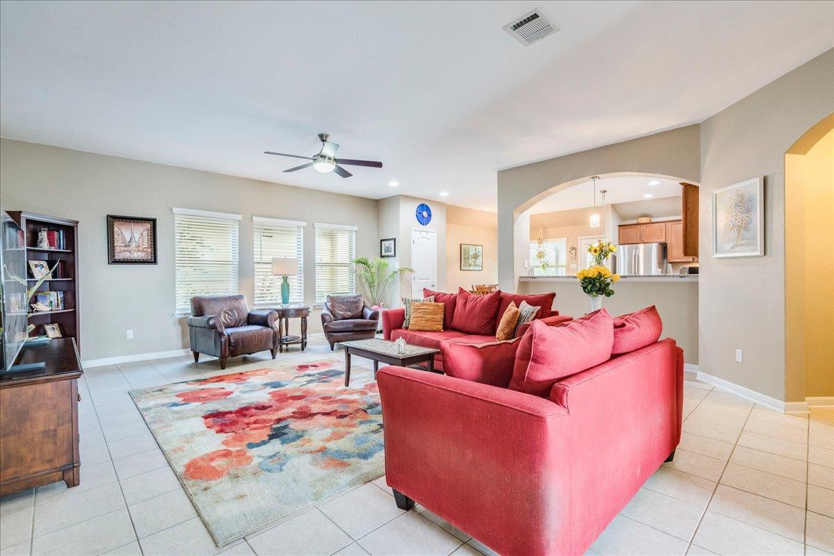 172  Mistflower Ln, photo 5