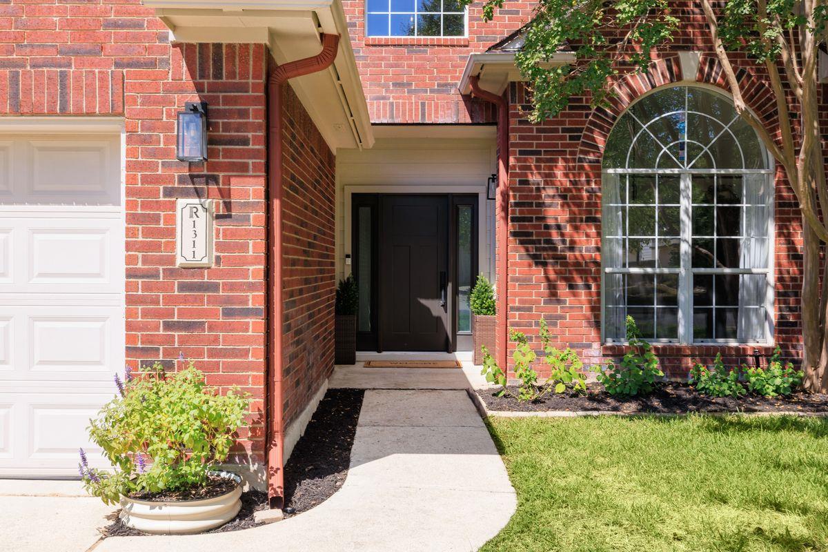 1311  Brighton Bend Ln, photo 3