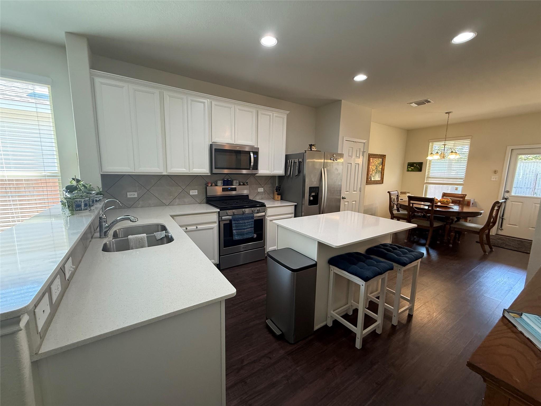 281  La Dera Dr, photo 4