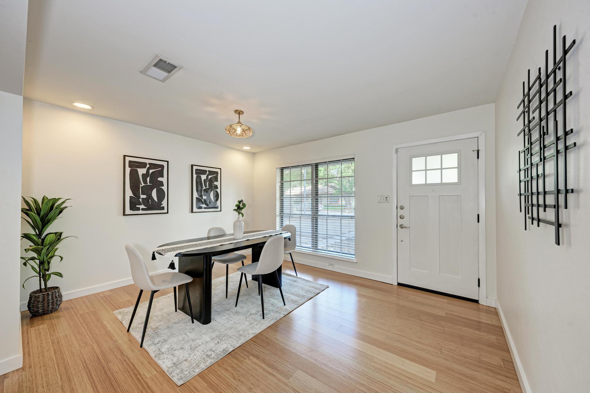 307  Thistlewood Dr, photo 2