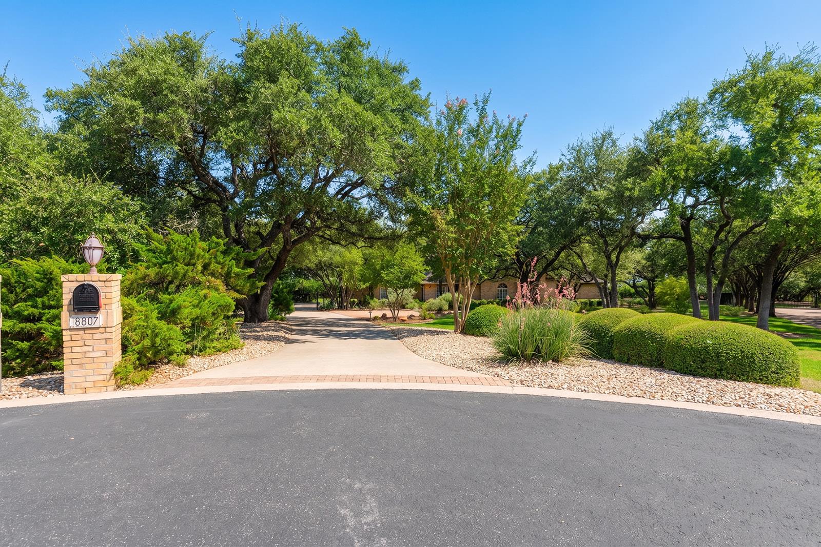 8807  Smoketree Cv, photo 2