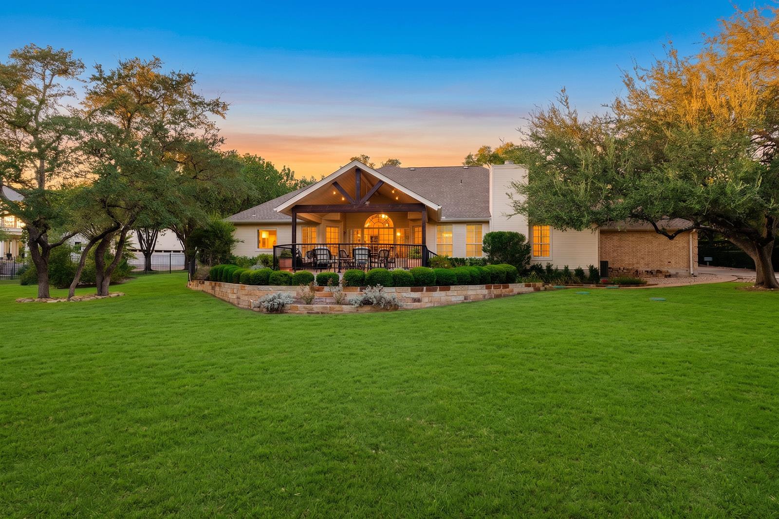8807  Smoketree Cv, photo 3