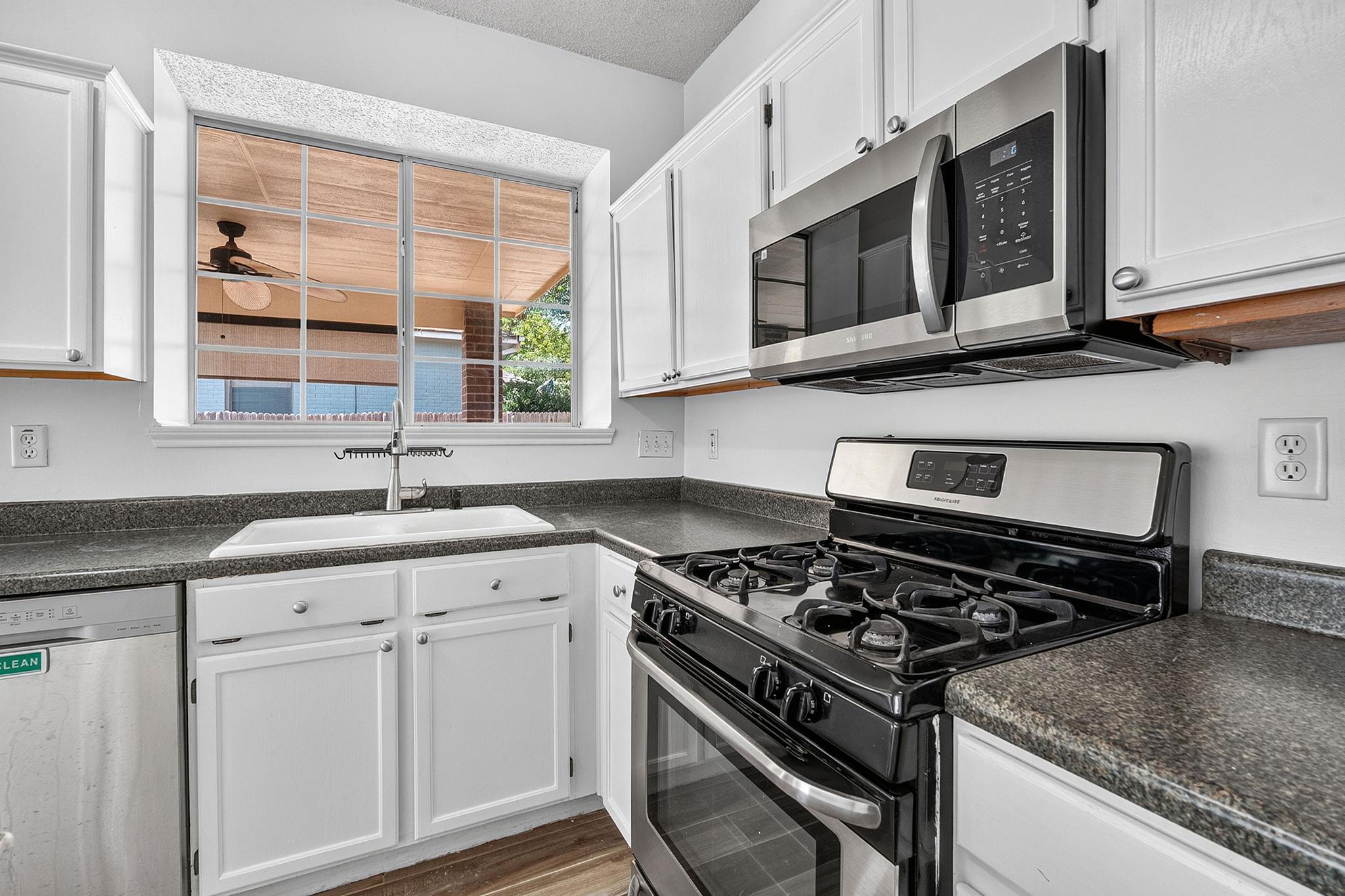 2721  Little Elm Trl, photo 9