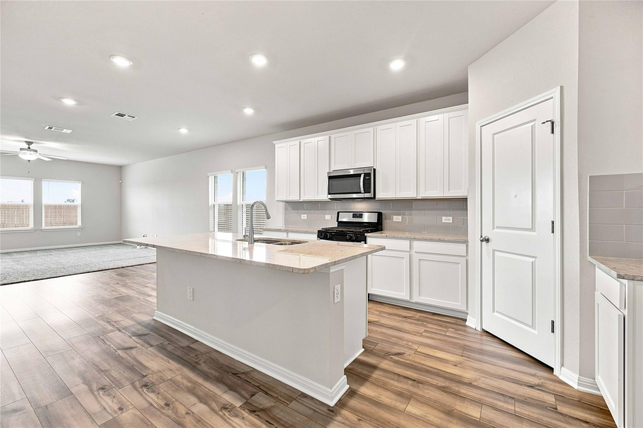 14412  Heartland Dr, photo 11