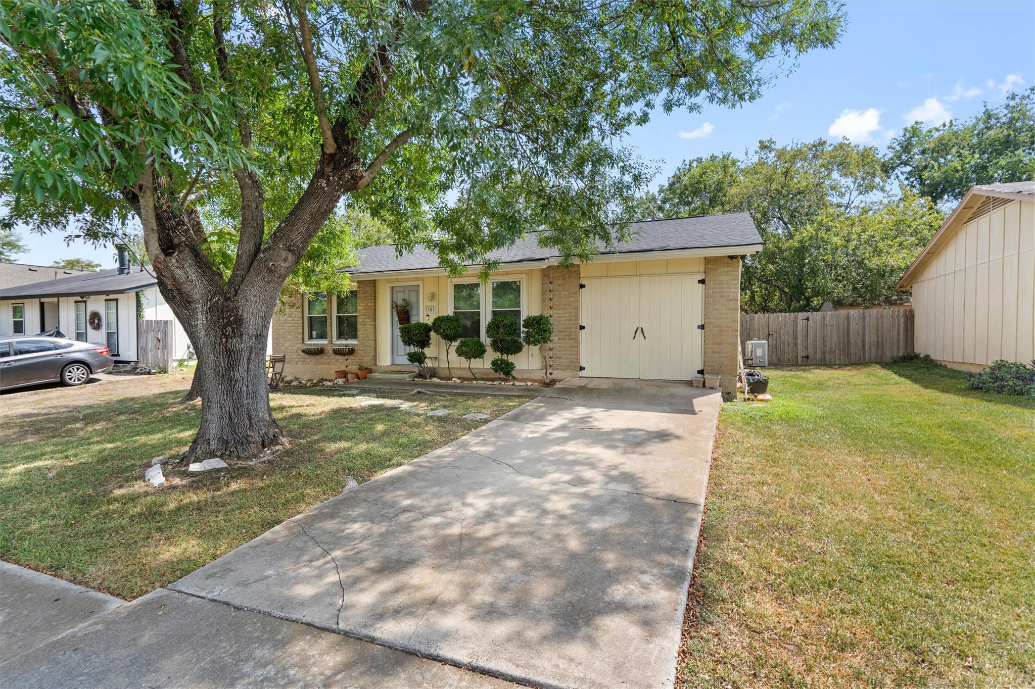 3303  Plantation Rd, photo 2