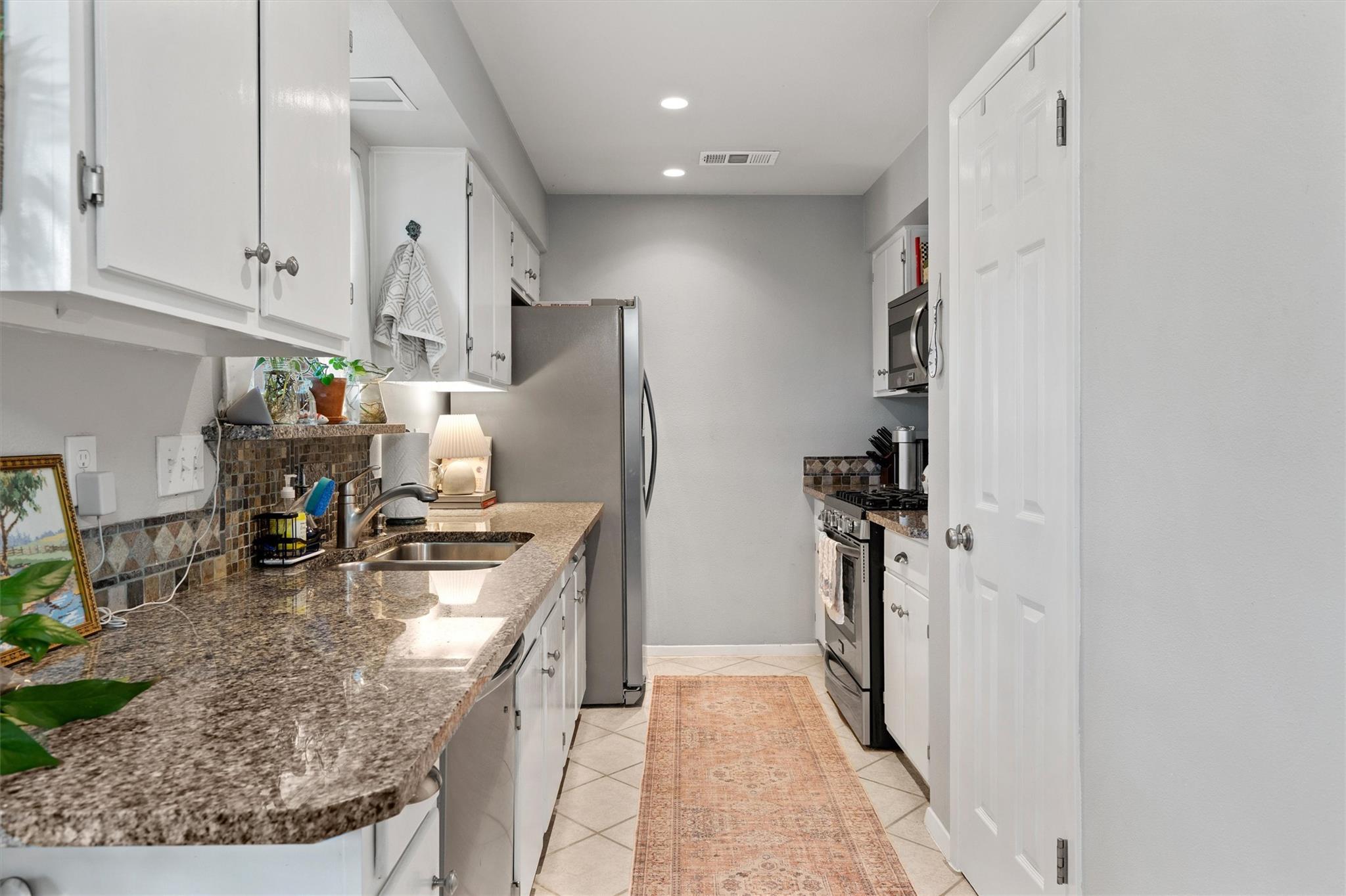 3303  Plantation Rd, photo 12