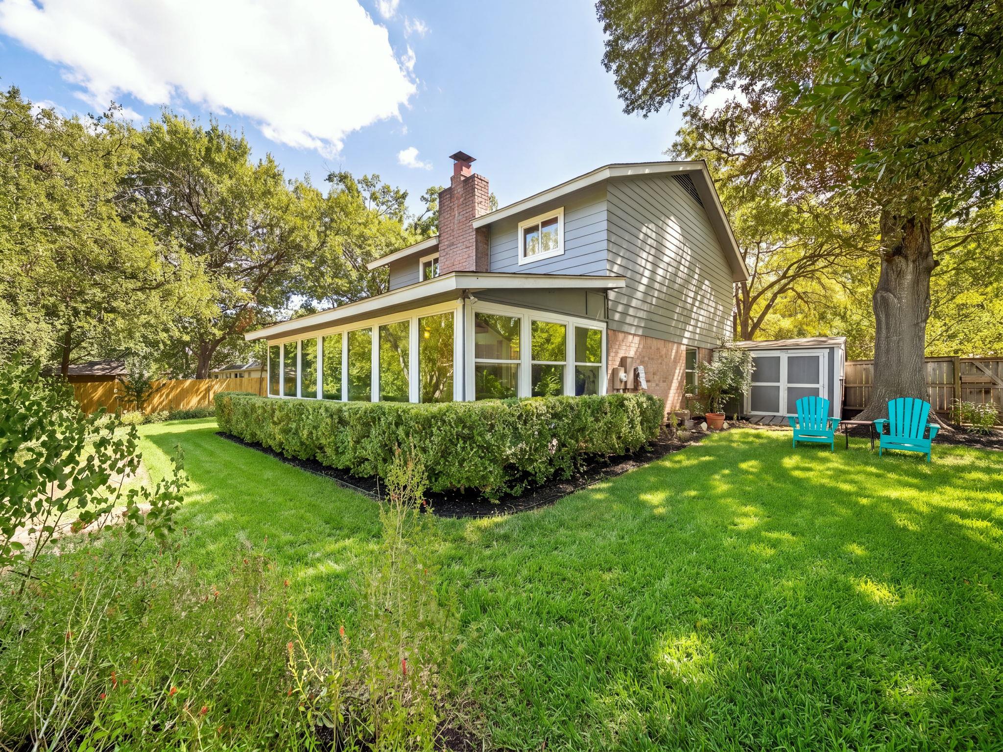 2406  Lancaster Dr, photo 2