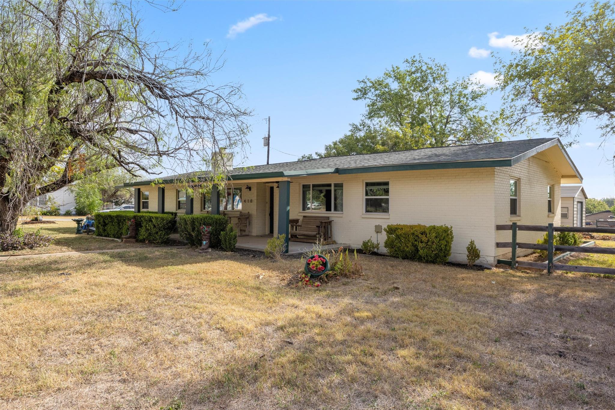 410 N Burnet St, photo 3