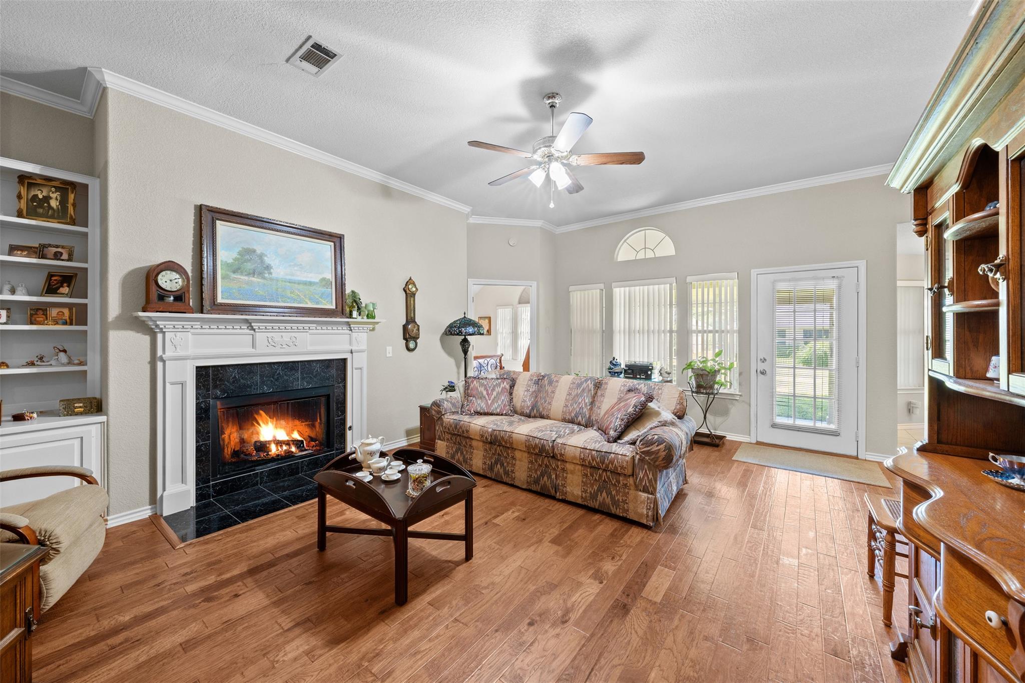 103  Village Dr, photo 5