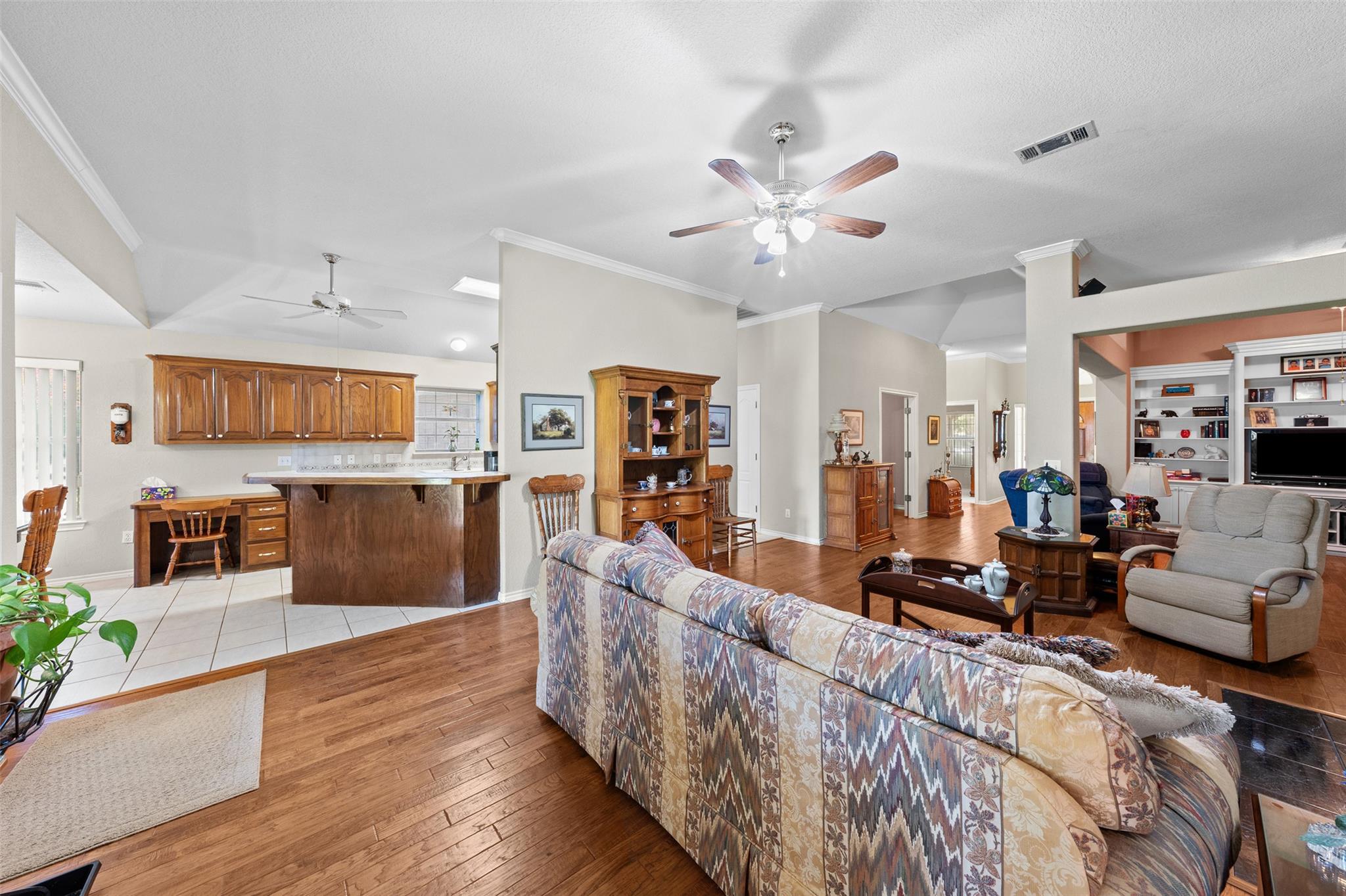 103  Village Dr, photo 10