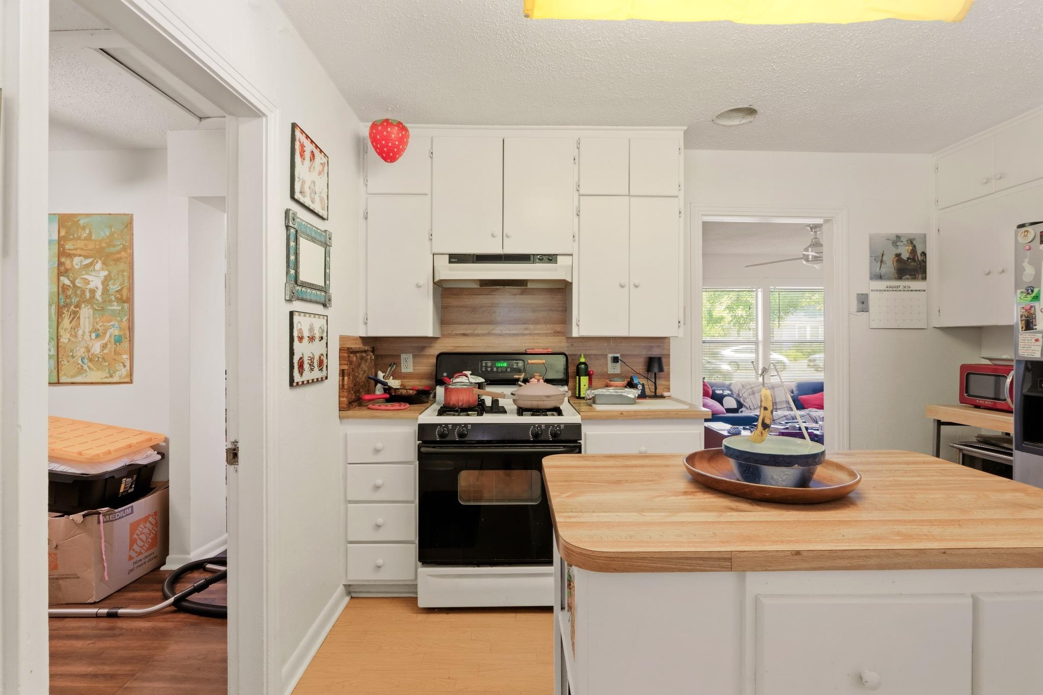 309  Brentwood St, photo 11