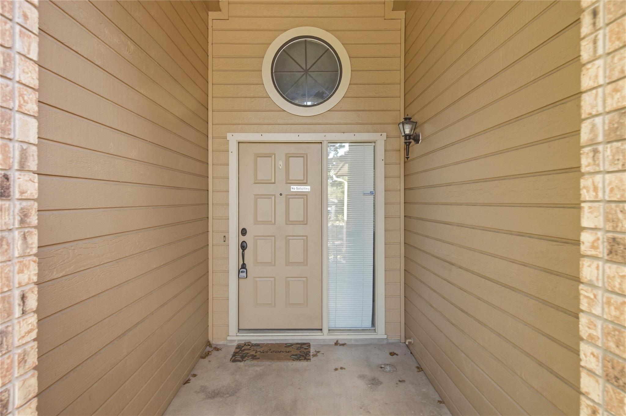 15704  Monona Cv, photo 2