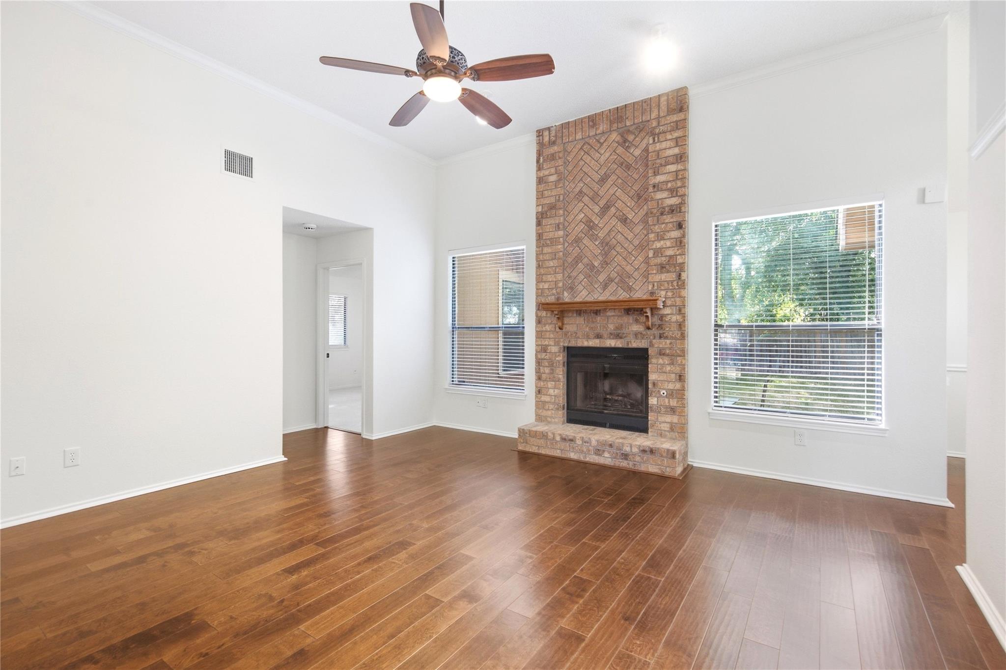 15704  Monona Cv, photo 4