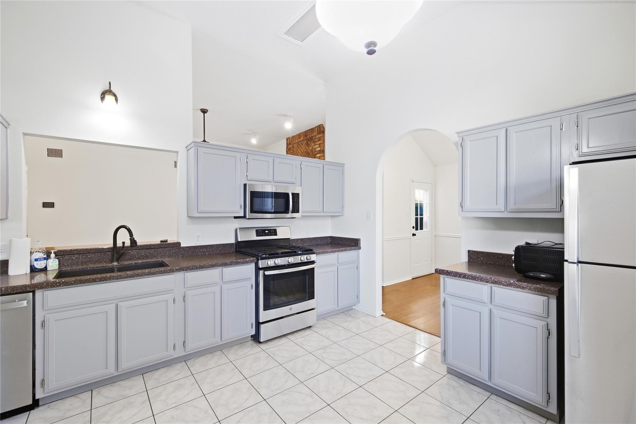 15704  Monona Cv, photo 9