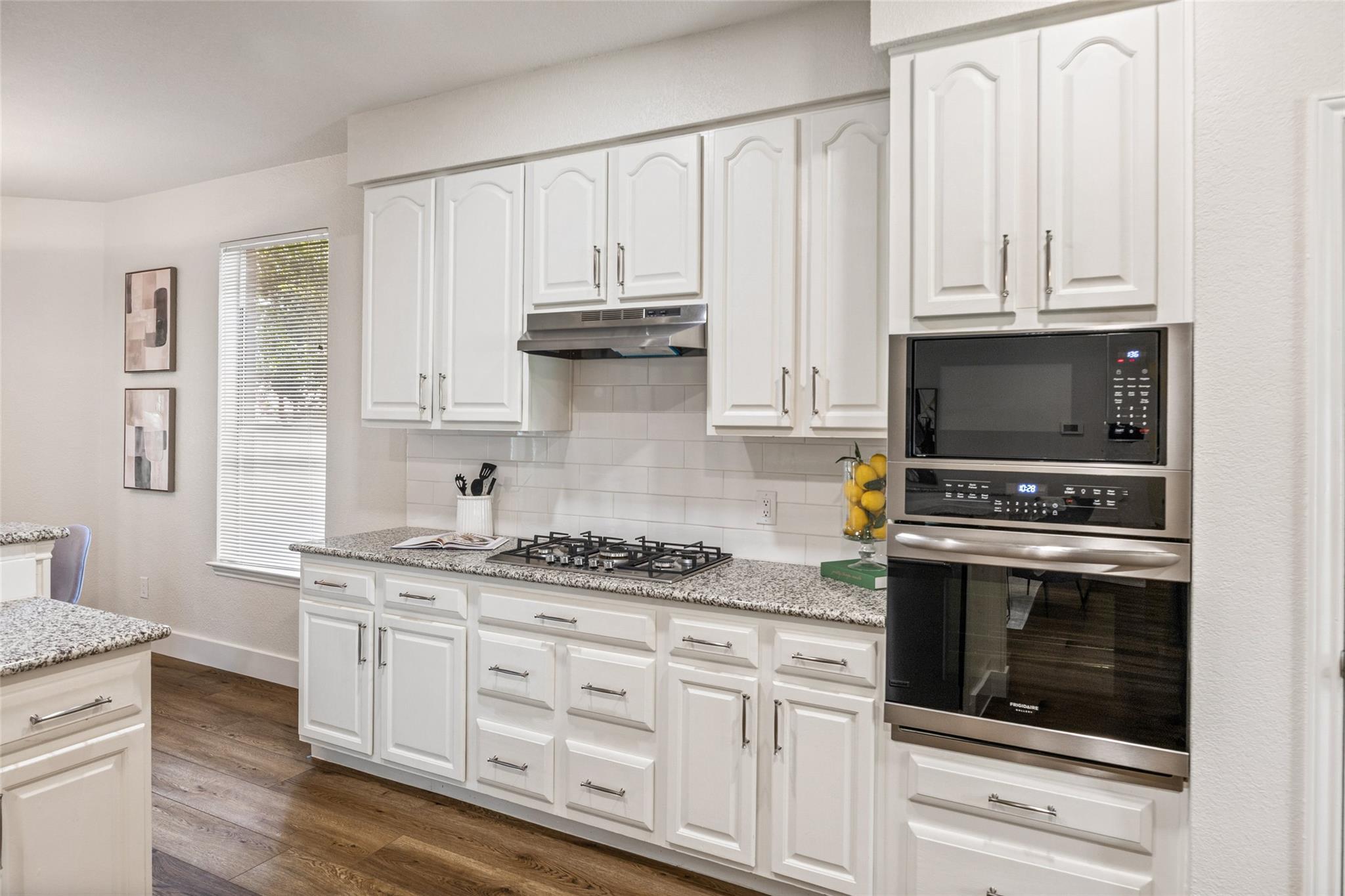 9309  Tea Rose Trl, photo 11