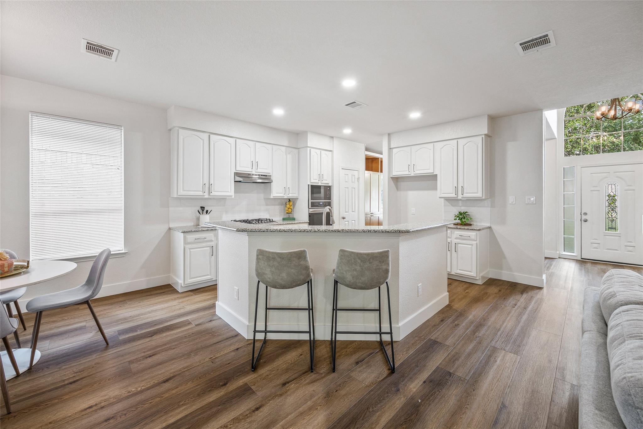 9309  Tea Rose Trl, photo 7