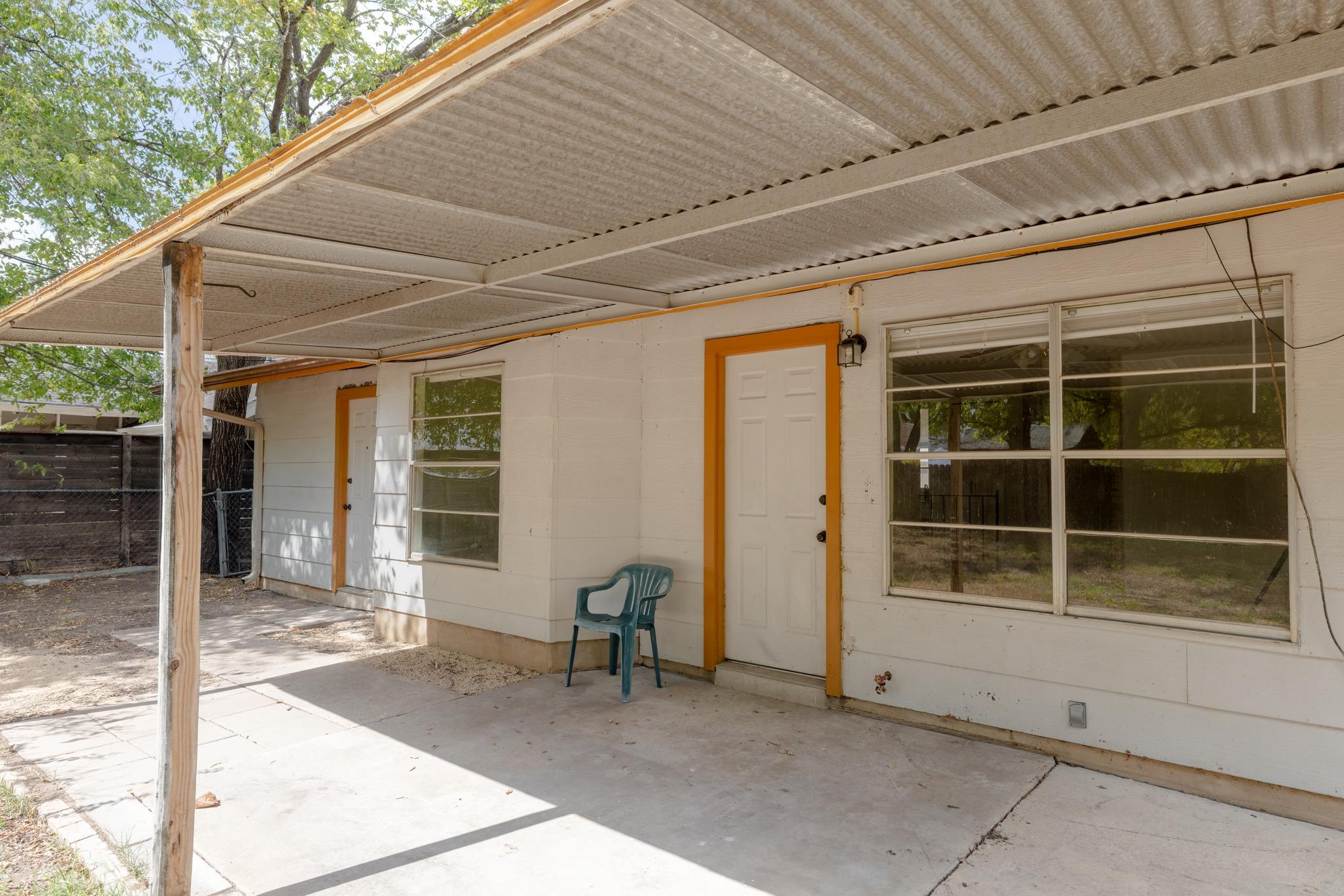211 E Lisa Dr, photo 2
