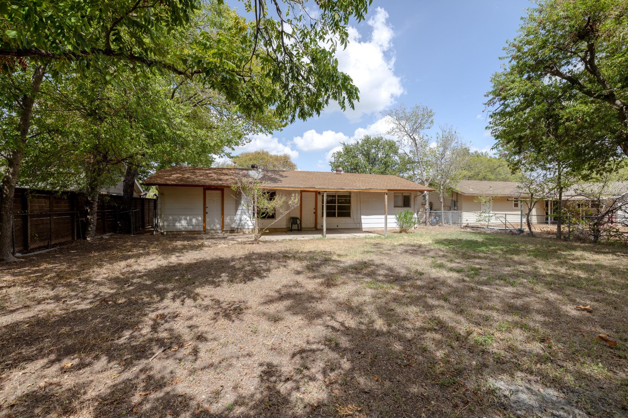 211 E Lisa Dr, photo 3