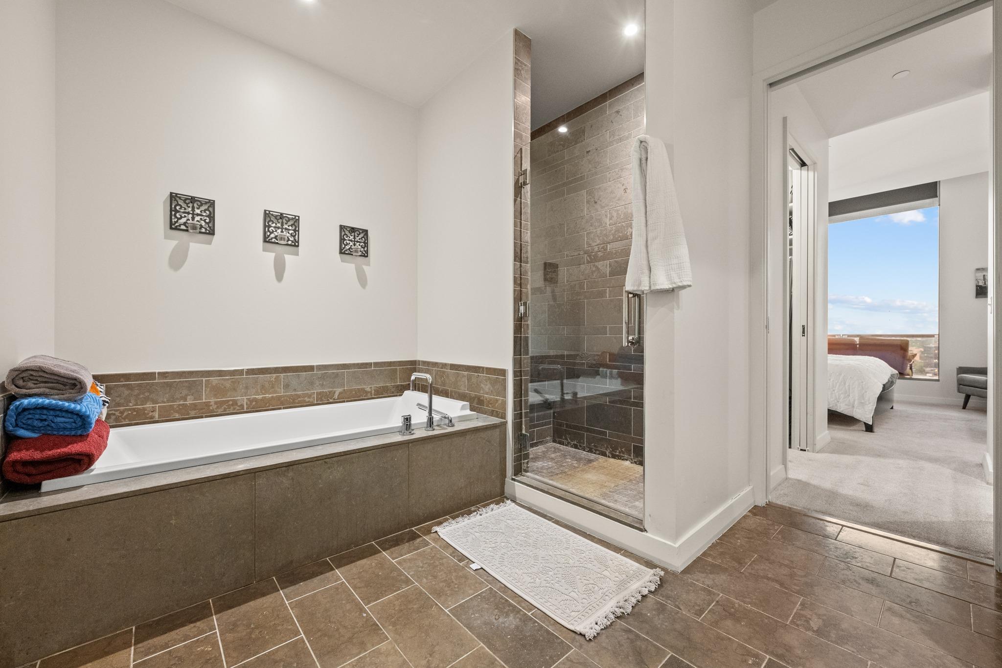 210  Lavaca St  #1902, photo 12