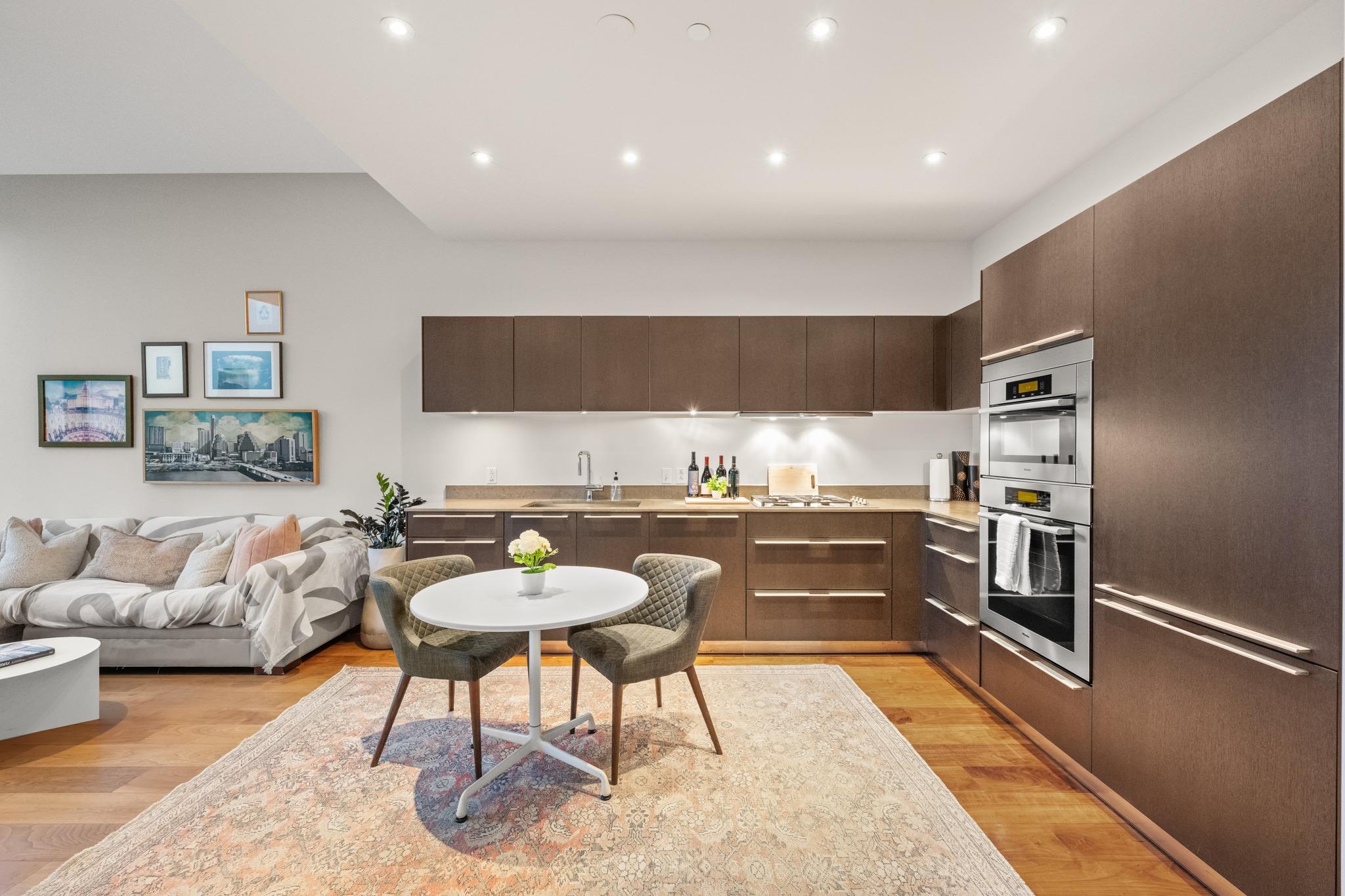 210  Lavaca St  #1902, photo 3