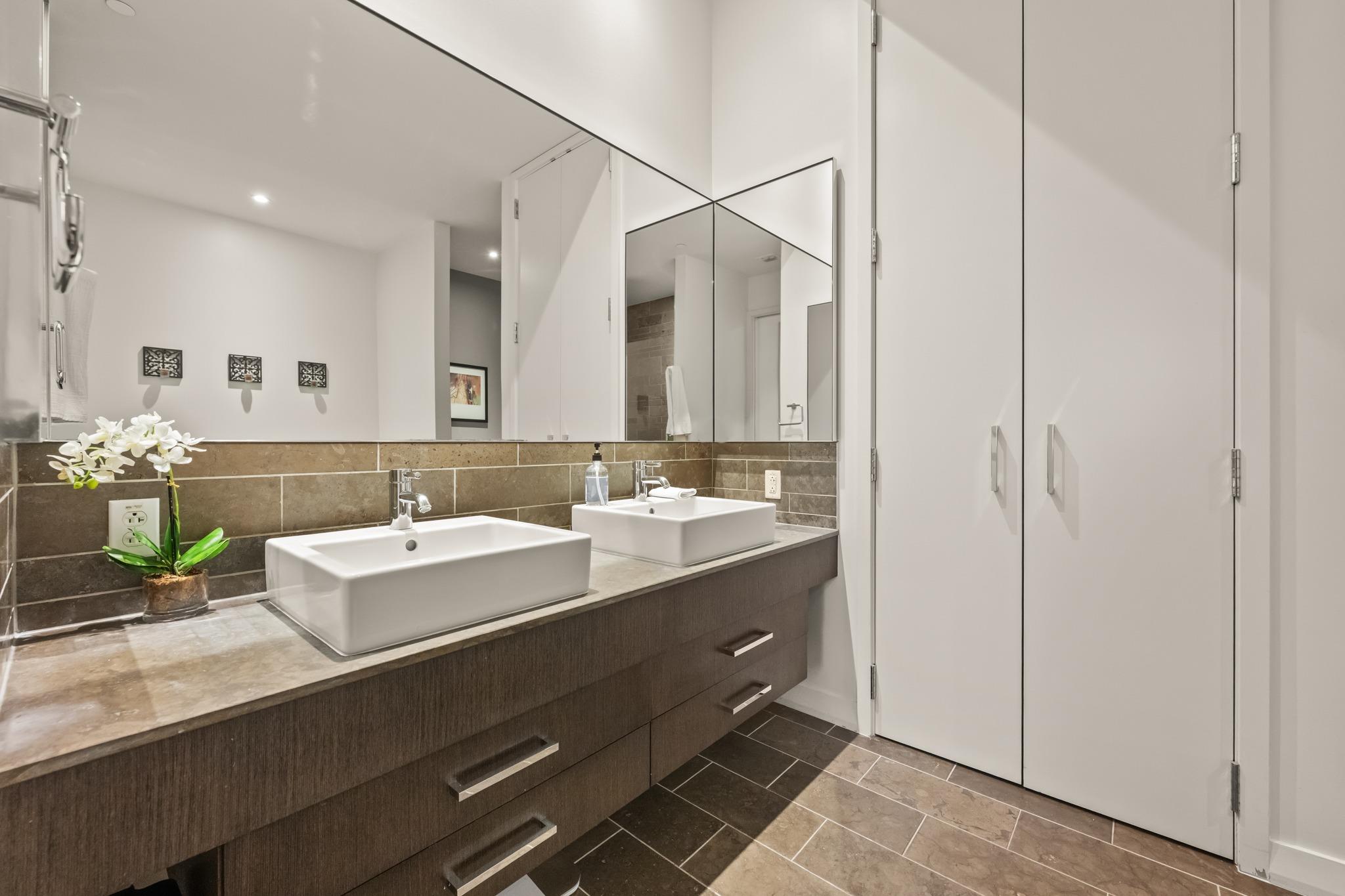 210  Lavaca St  #1902, photo 10