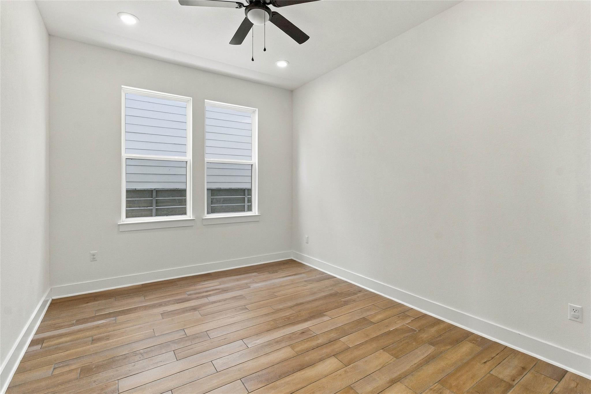 162  Adelton Blvd, photo 11