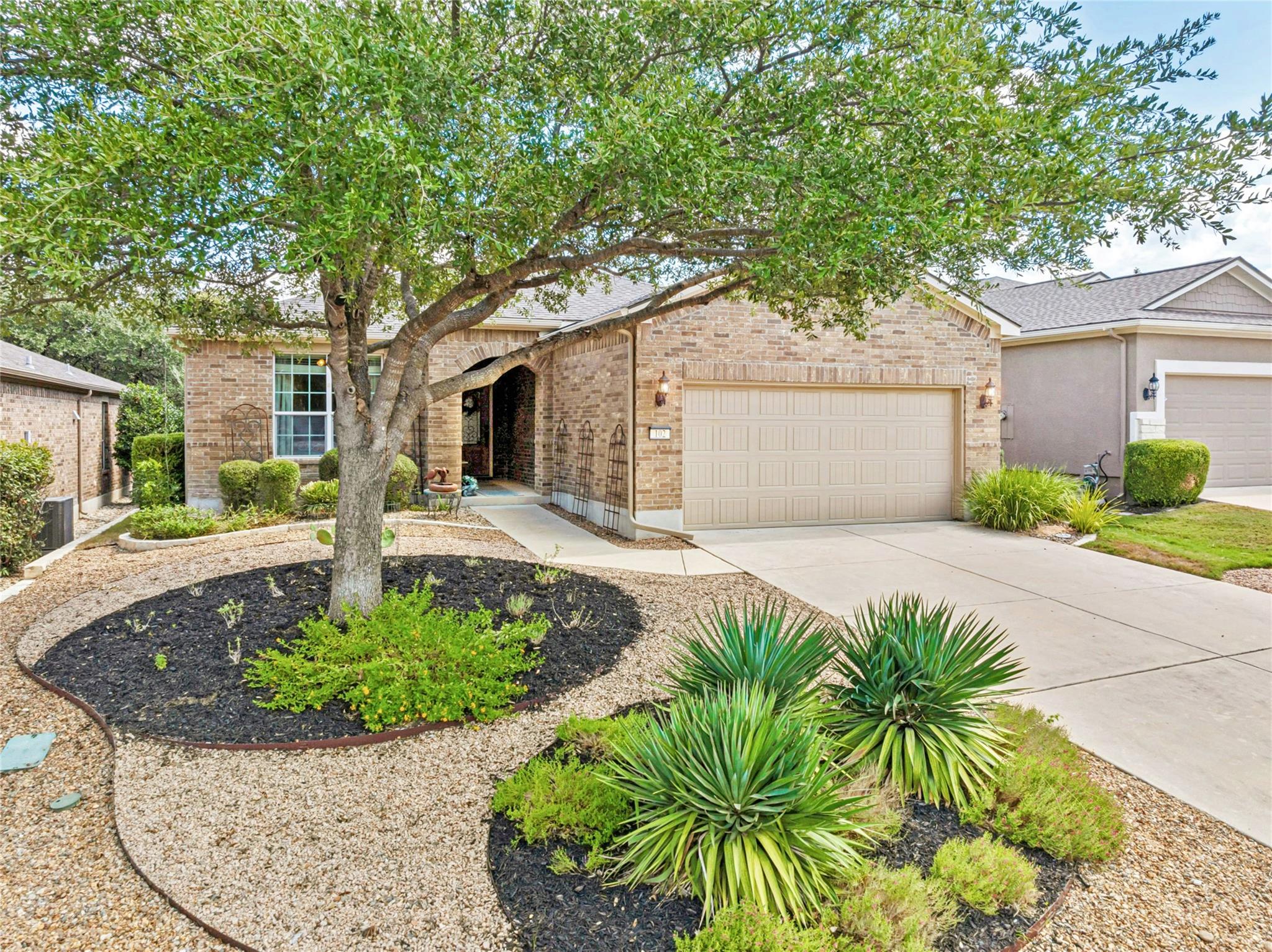 102  Trinity Ln, photo 2