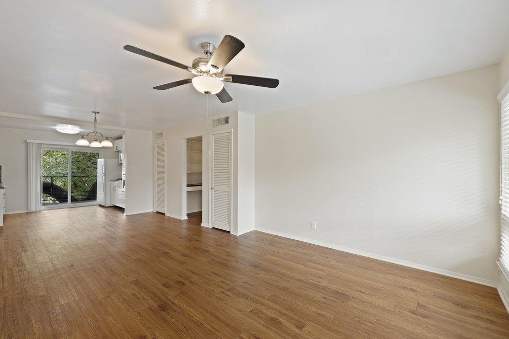 1210  Windsor Rd  #209, photo 6