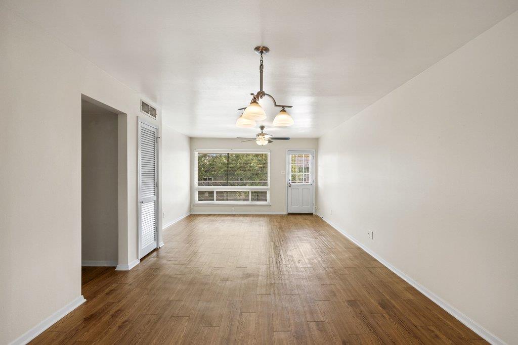 1210  Windsor Rd  #209, photo 7